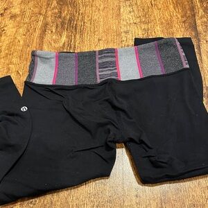 lululemon athletica Women’s Black Athletic Capris with striped waistband